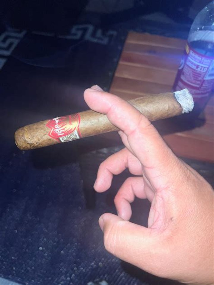 Can you smoke cigars at 18?