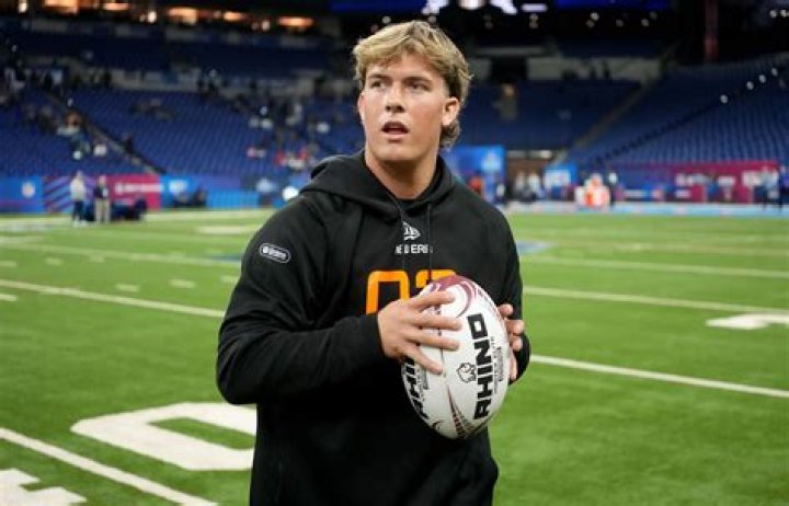 Does the dart go to Maynooth?