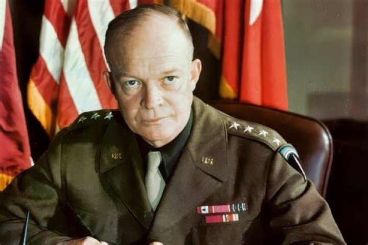 How do you spell Dwight Eisenhower?