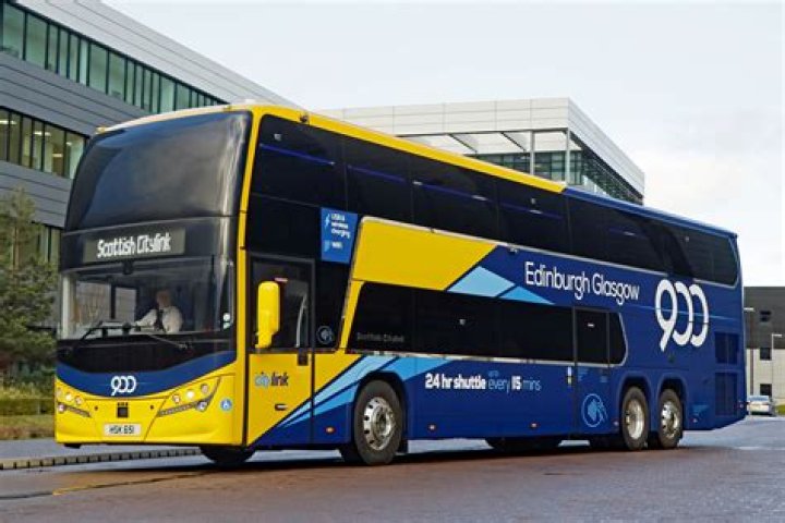 How much is the gold bus from Glasgow to Aberdeen?