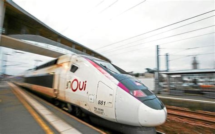 Pourquoi les trains roulent sur des rails ?