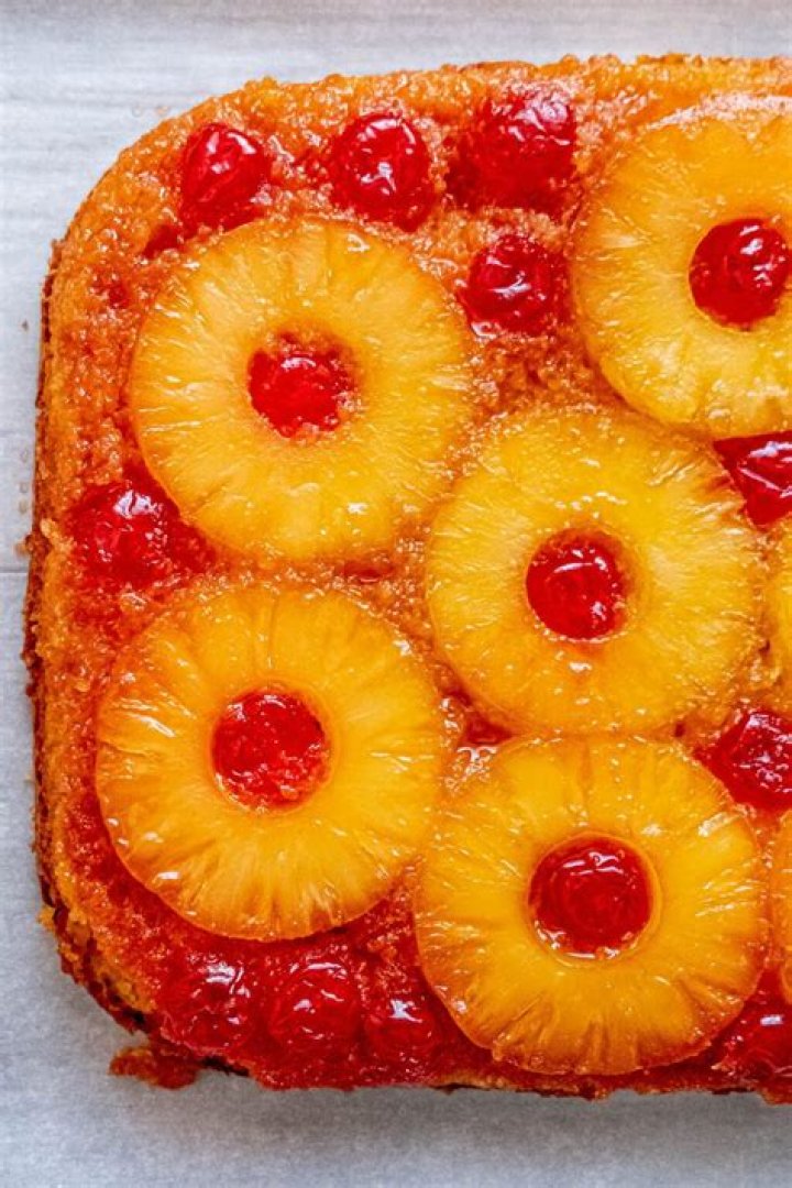Should pineapple upside down cake be refrigerated?