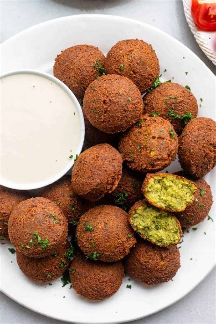 What are the spices in falafel?