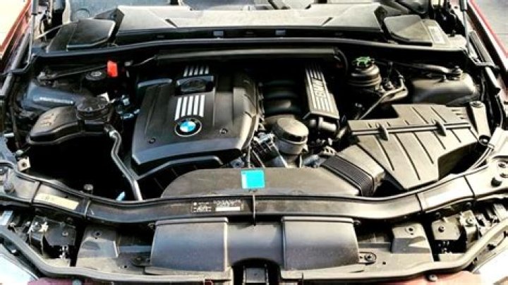 What engine is in 2010 BMW 328i?