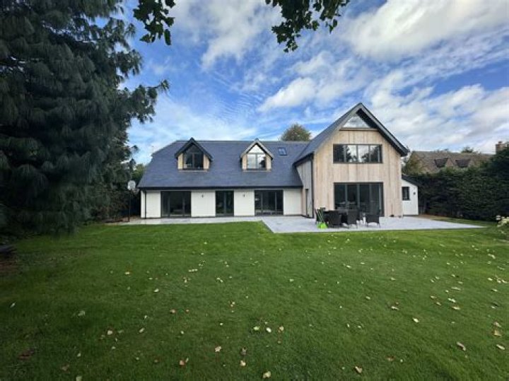 What is the difference between an architect and an architectural designer?