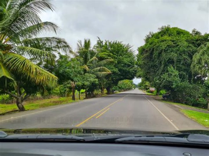 What side of the road do you drive in Sri Lanka?