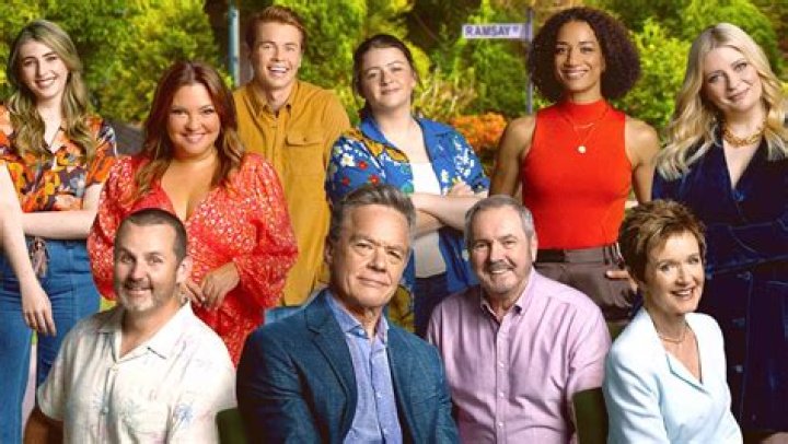 When did Daphne die in Neighbours?