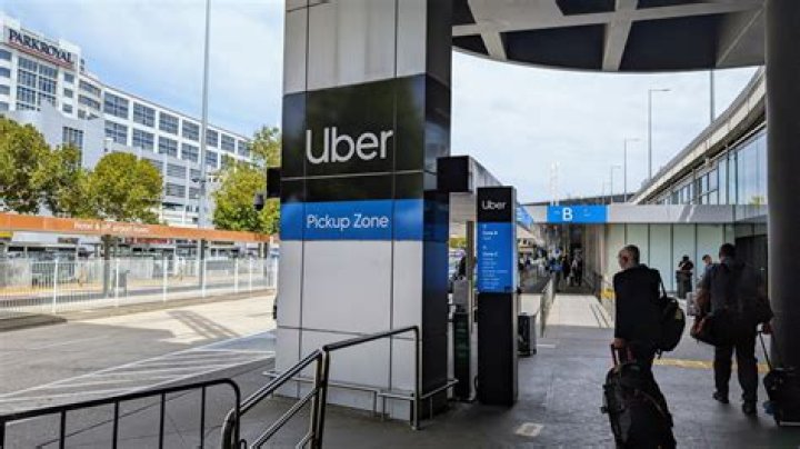 Where does Uber pick up at Union Station DC?