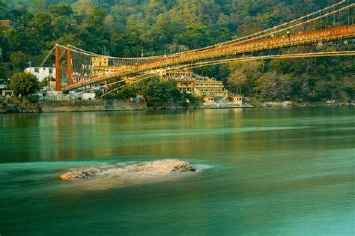 Who is the founder of Lakshman Jhula?